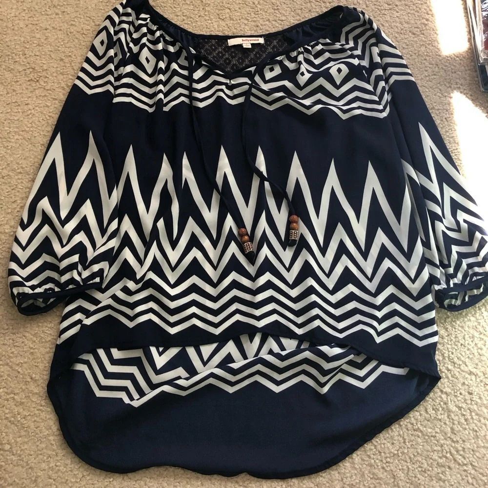 Women’s Hollywould Geometric Patterned Blouse Size Small